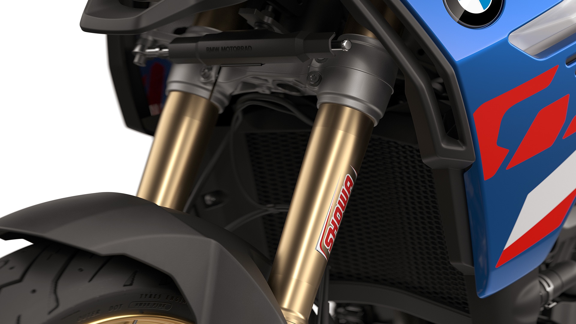 F 900 GS od BMW Motorrad s balíkom Enduro Pro vrátane športového podvozku.