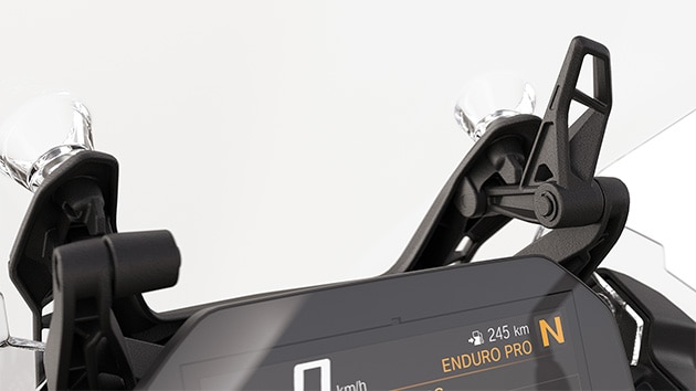 Nastaviteľný cestovný čelný štít modelu F 900 GS Adventure od BMW Motorrad