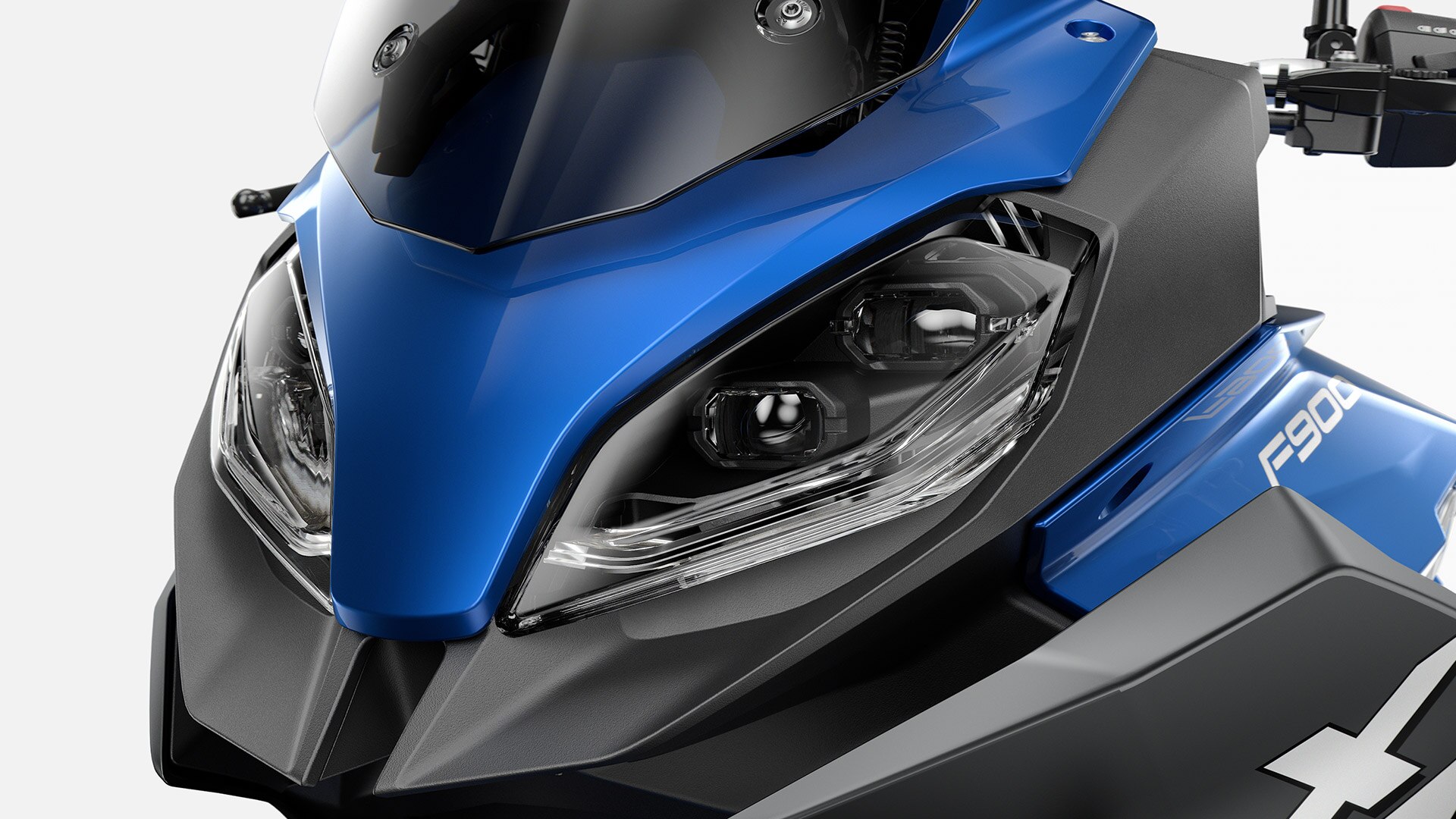 Adaptívne svetlomety do zákrut BMW F 900 XR.