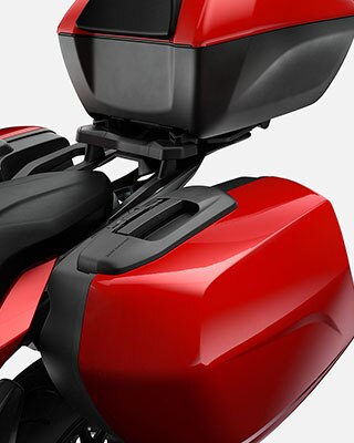 Batožinový priestor BMW F 900 XR.