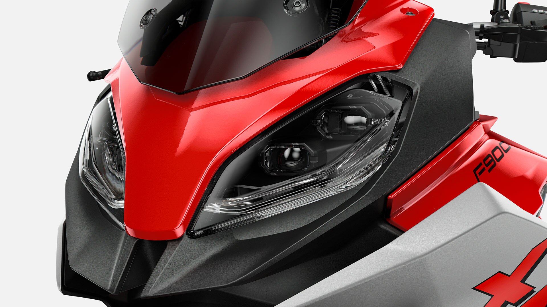 Adaptívne svetlomety do zákrut BMW F 900 XR.