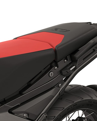 Vysoké sedadlo vodiča + sedadlo spolujazdca Sport (vzhľad zvýšeného terénneho dvojsedadla)