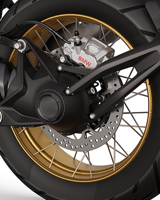 Zlaté kolesá s krížovo usporiadanými špicami modelu BMW R 1300 GS Option 719 Tramuntana