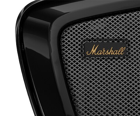 Zabudované reproduktory značky Marshall.