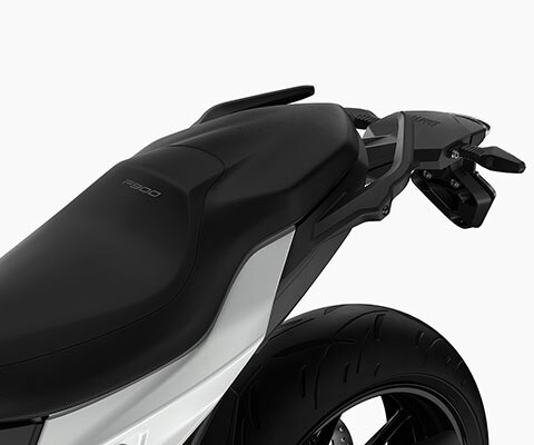 Sedadlo F 900 R.