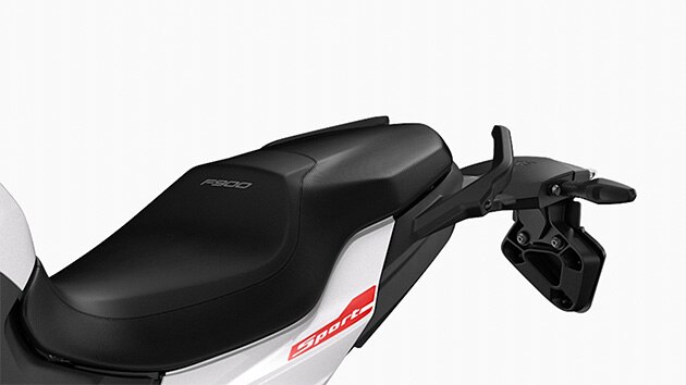 Sedadlo F 900 R.