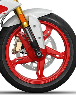 Vidíme koleso z hliníkového odliatku modelu G 310 R.