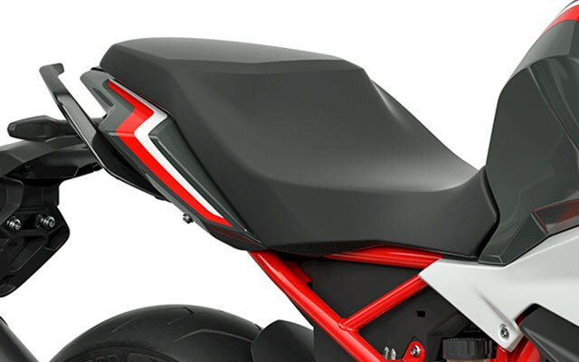 Vidíme ergonomické sedadlo modelu G 310 R.