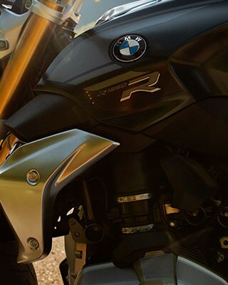 BMW R 1250 R v štýle Exclusive v horskom prostredí