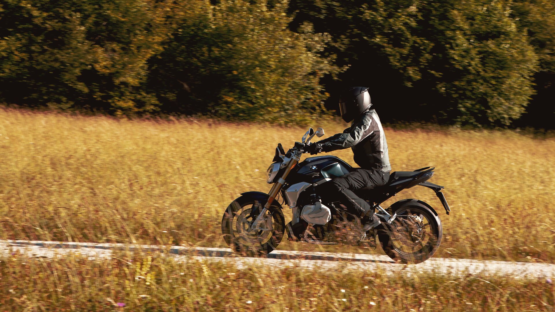 Jazdná scéna s BMW R 1250 R