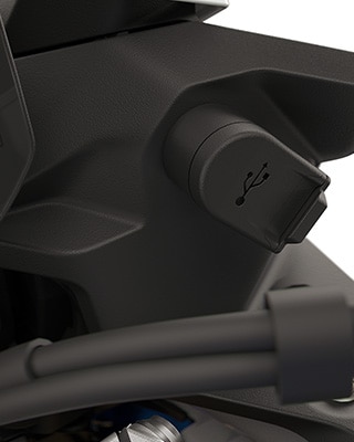 USB-C zásuvka na nabíjanie modelu F 900 XR od BMW Motorrad