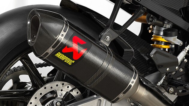 Pevný titánový výfukový systém Akrapovič modelu HP4 Race