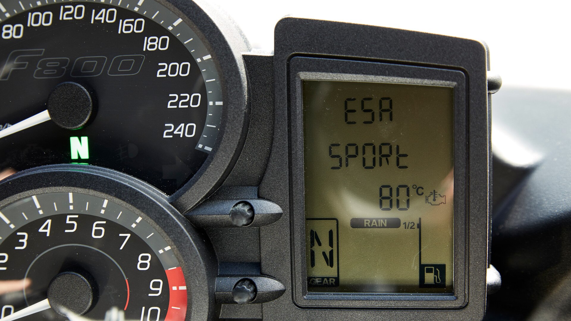 Prístrojová doska modelu F 800 GT