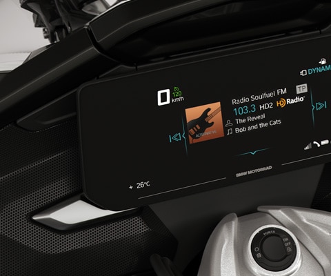 Zaostrené na TFT displej a boxy modelu K 1600 GTL.