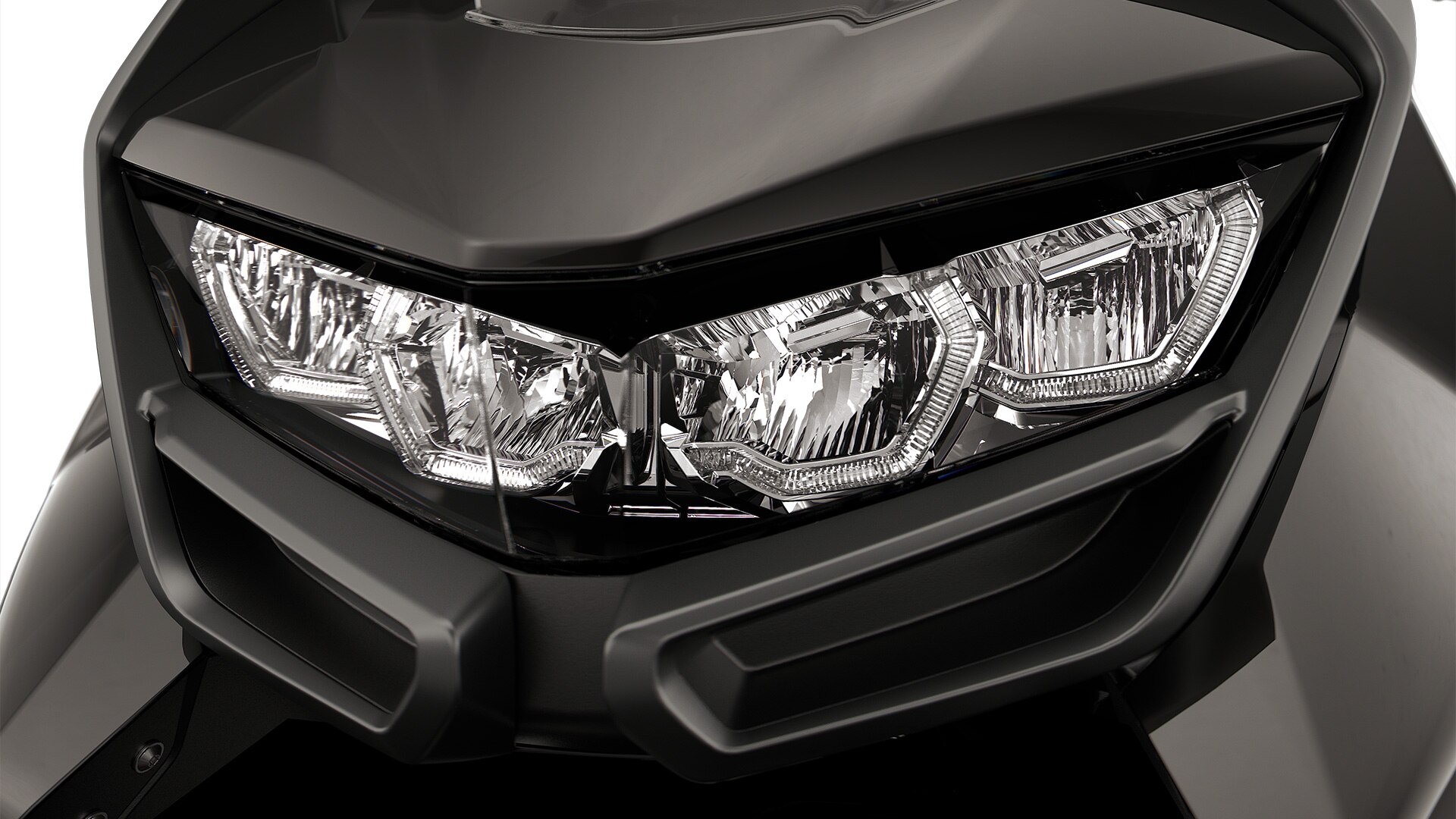C 400 GT od BMW Motorrad s plnými LED svetlometmi s denným svietením