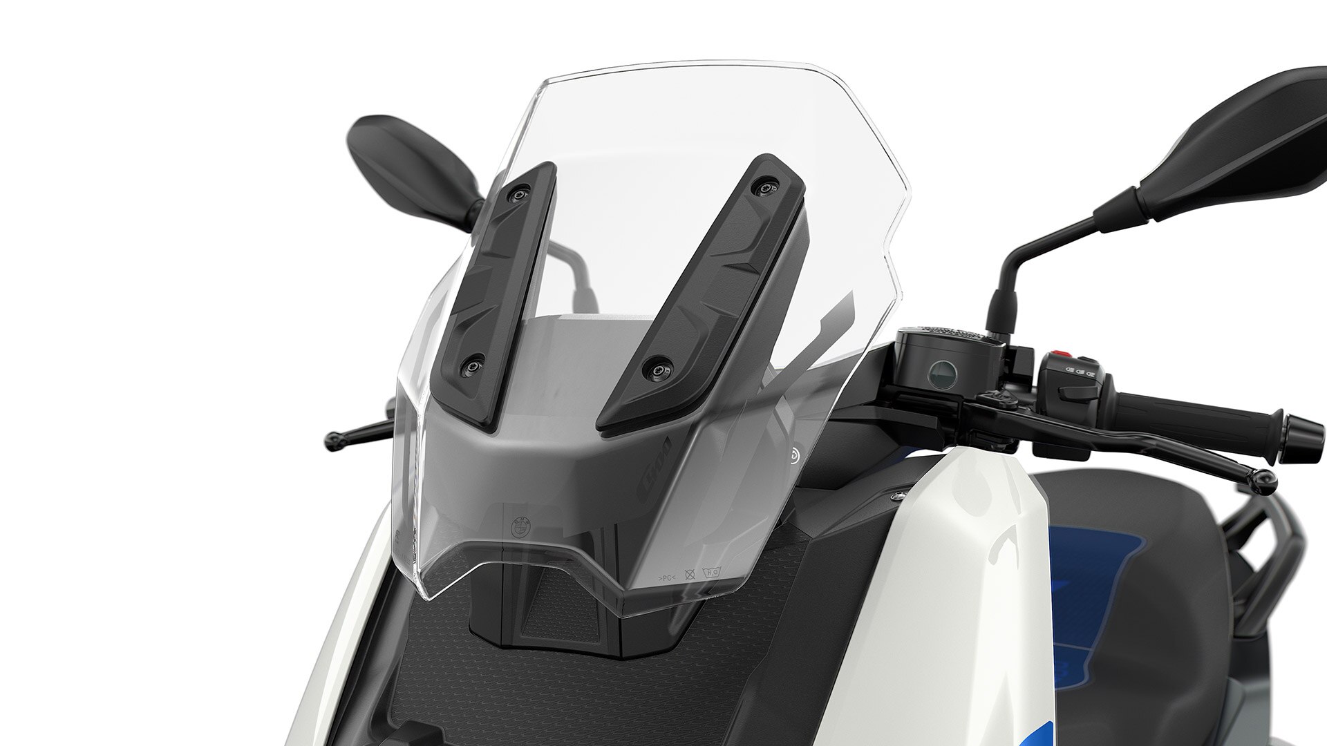 Vidíme čelný štít modelu C 400 X.