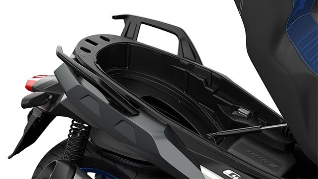 Vidíme otvorený úložný priečinok Flexcase modelu C 400 X.